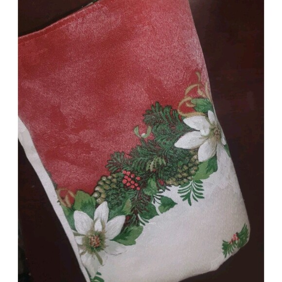 Large Christmas Jacquard Tablecloth Red White Poinsettas Mistletoe 100x58" Sheen - Picture 7 of 10